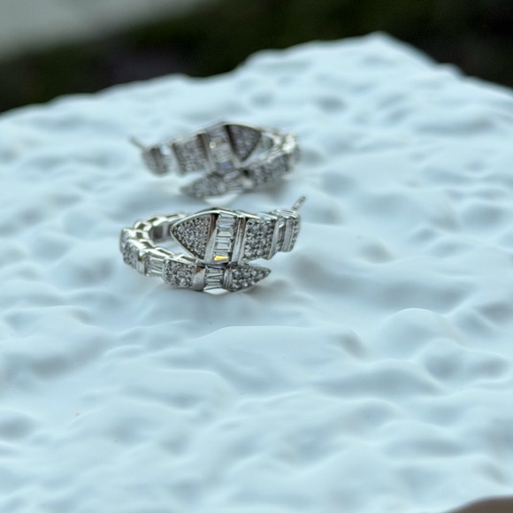 Serpenti / Serpent Style Baguette & Pavé Crystal Hoop Earrings - Picture 3 of 5